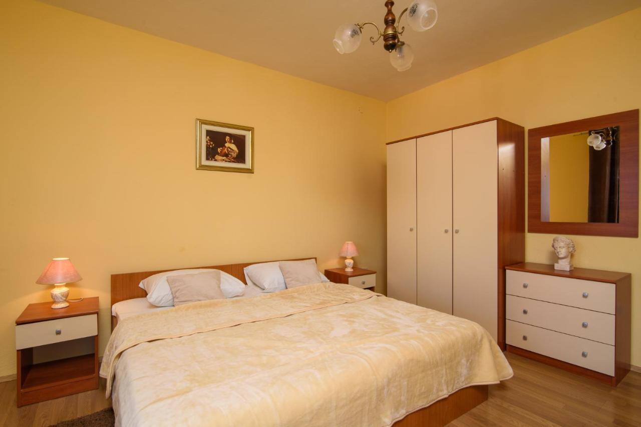 Apartmen Karmen 2 Trogir Bagian luar foto