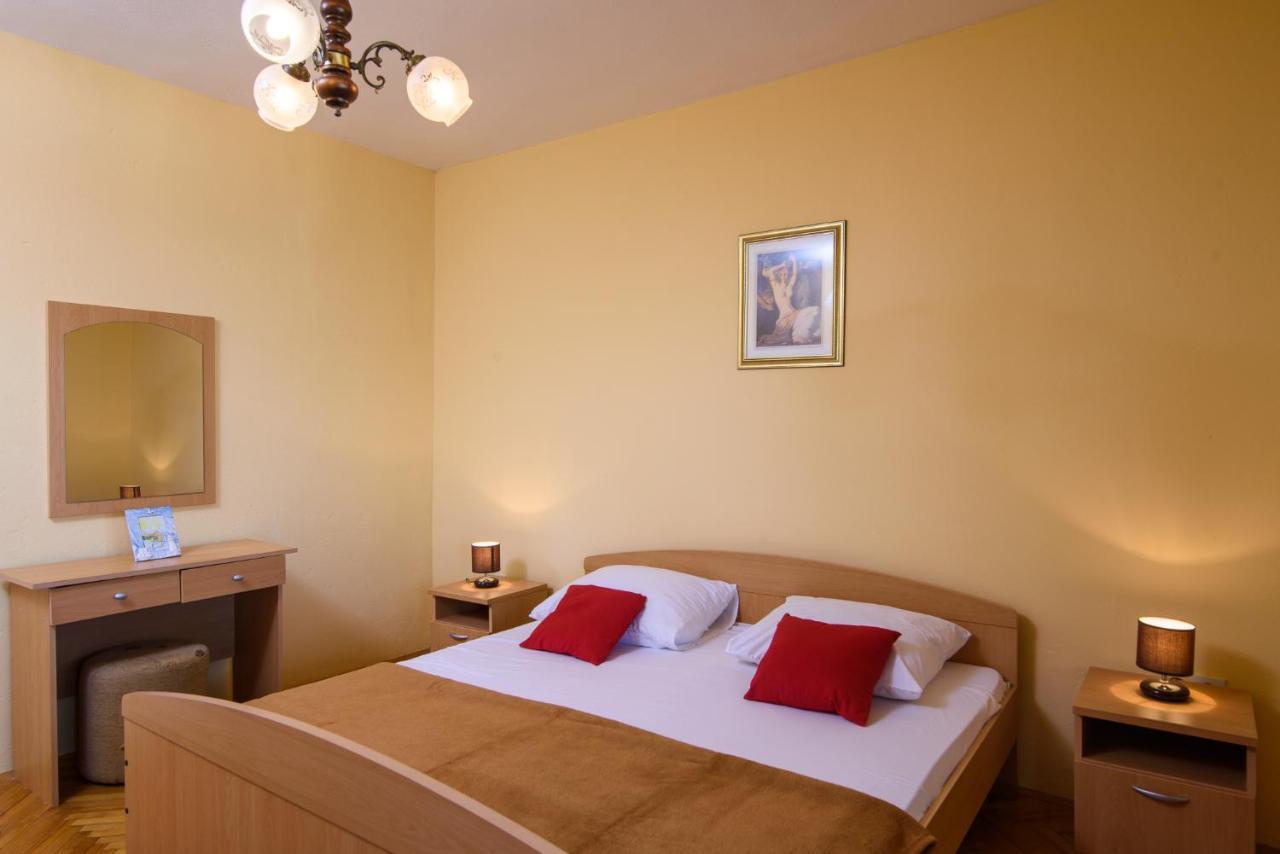 Apartmen Karmen 2 Trogir Bagian luar foto